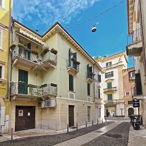 https://relais-madama-verona.hotelinveneto.com